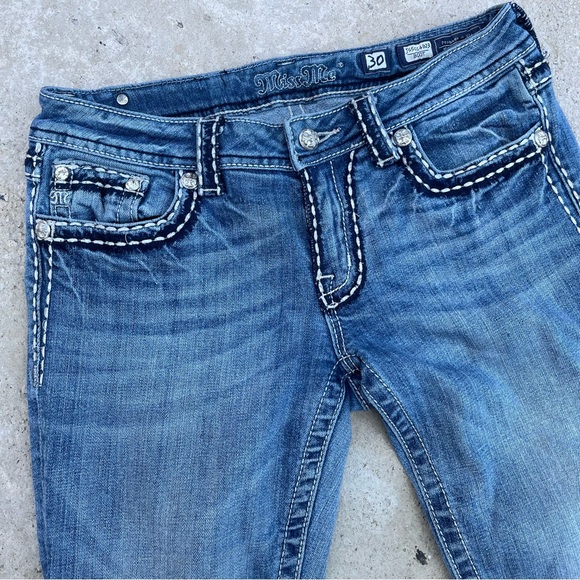 Miss Me Jeans |Women's Loose Saddle Stitch Border Bootcut | Medium wash size 30 - Picture 3 of 10